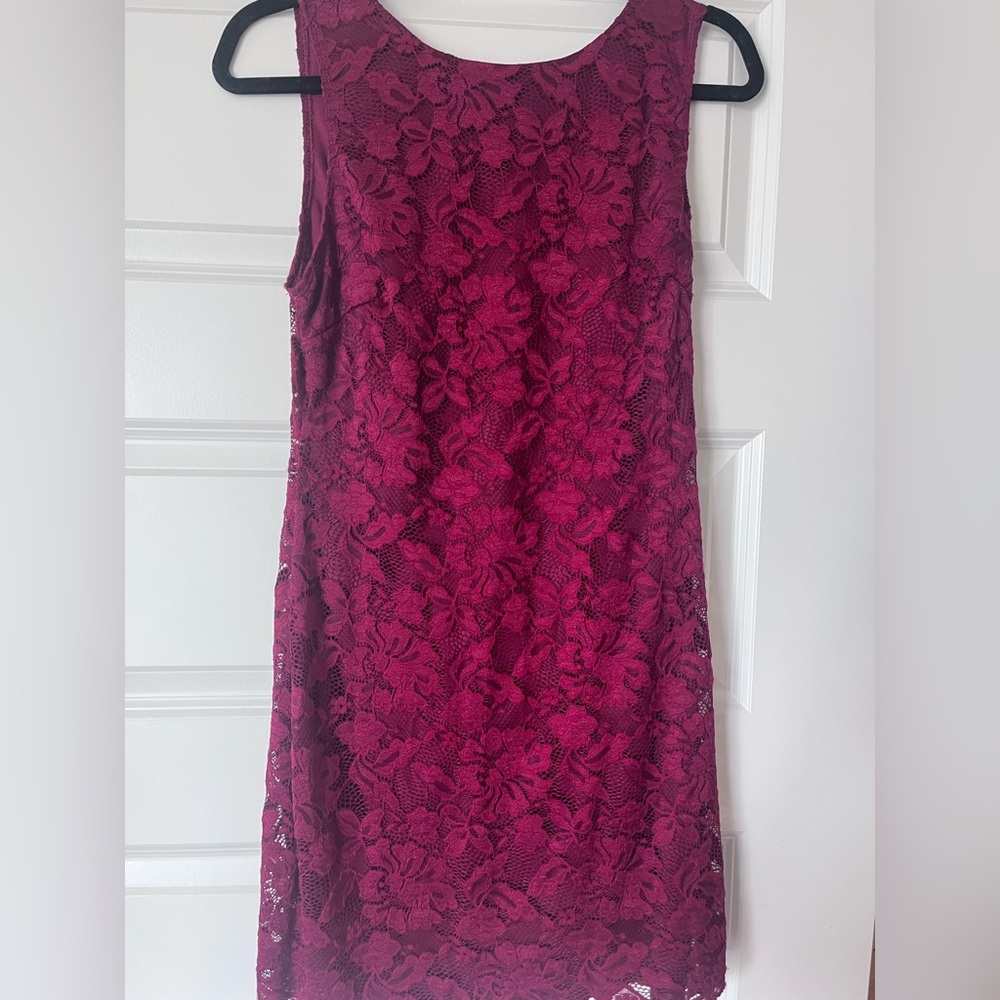 Bodycon Lace Sleeveless Dress Keyhole Back - Burgundy